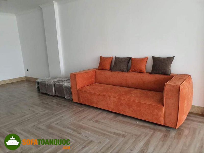 sofa màu cam dạng bệt