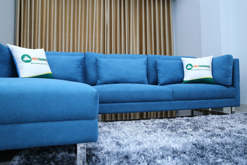 ghế sofa chân inox bọc vải màu xanh